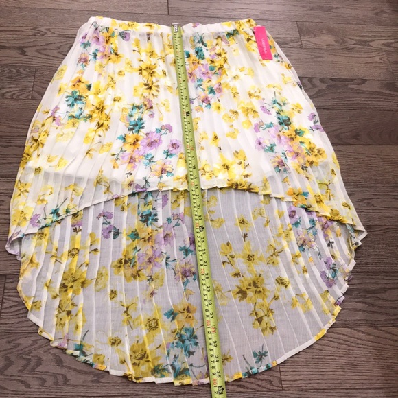 Xhileration floral skit - Picture 11 of 12